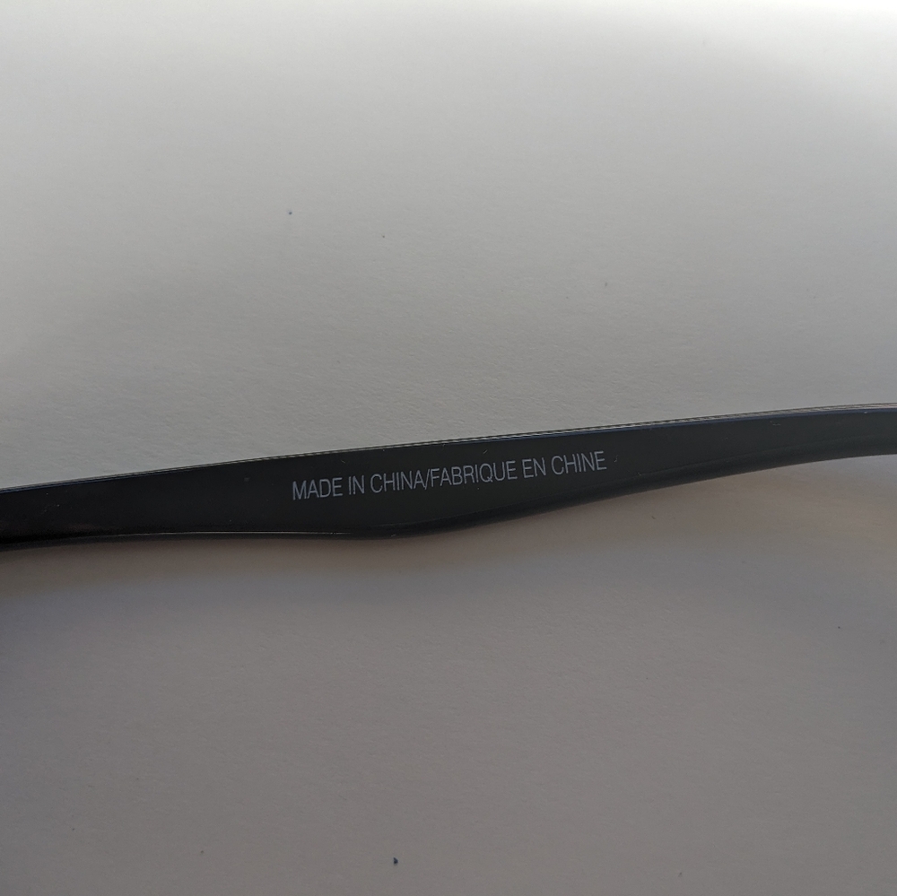 Stylish Sunglasses - Picture 3 of 5